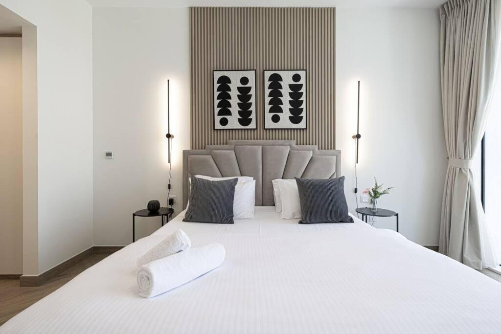 Apartamento Chic 2 Bed Near Trade Centre With 5 Star Amenities Dubái Exterior foto