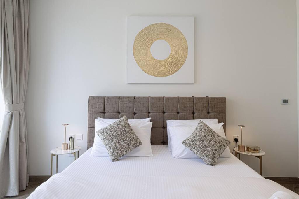 Apartamento Chic 2 Bed Near Trade Centre With 5 Star Amenities Dubái Exterior foto
